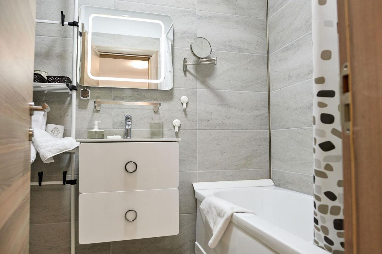 Crystal 26 Apartment - Spa Pool Beach Resort Năvodari المظهر الخارجي الصورة